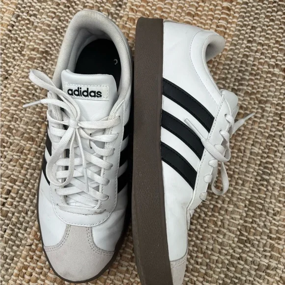 Adidas women’s Samba sneakers, 6.5 - Picture 4 of 7